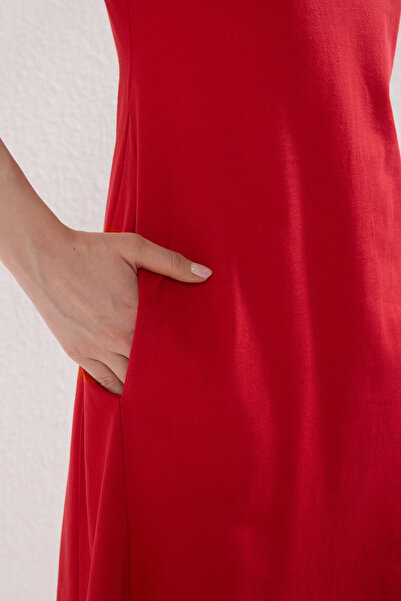 Trendyol Collection červené Midi Knitted Dress - Jednobarevné tričko, kapsa, TWOSS24EL00169