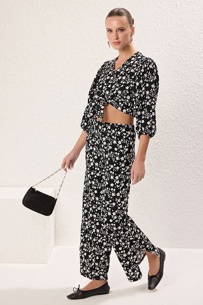 Trendyol Collection V-Neck Floral Print Stretchy Blouse and Pants Set - Balloon Sleeve Twoss24Au00033