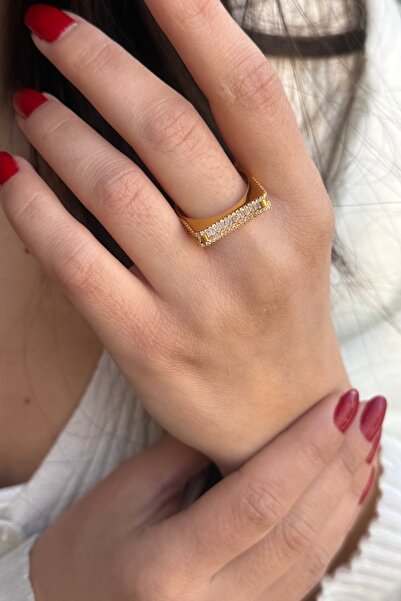 Utku Kuyumculuk 22 AYAR BAGET TAŞLI ÖZEL TASARIM ÇİZGİ YÜZÜK