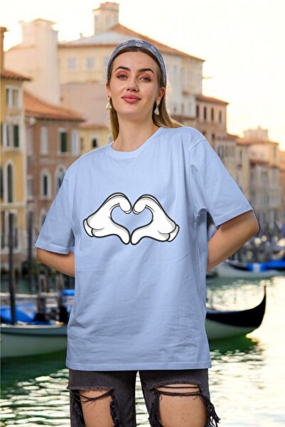 oneagılyazı تي شيرت نسائي كبير الحجم مطبوع عليه قلب الإصبع