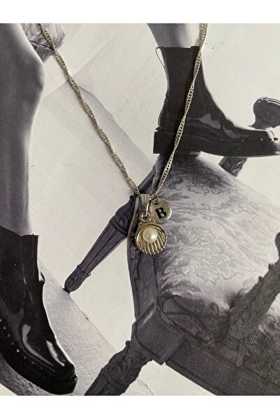 Fiamoss Kadın Harf Detaylı Gümüş Istiridye Kolye