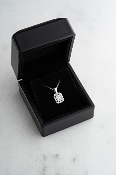 ESSARE 925 Ayar Işıklı Kutuda Gümüş Rodyumlu Baget Taşlı Tek Taş Kolye