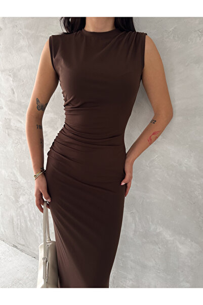 sportiness فستان بدون أكمام مع فتحة برباط