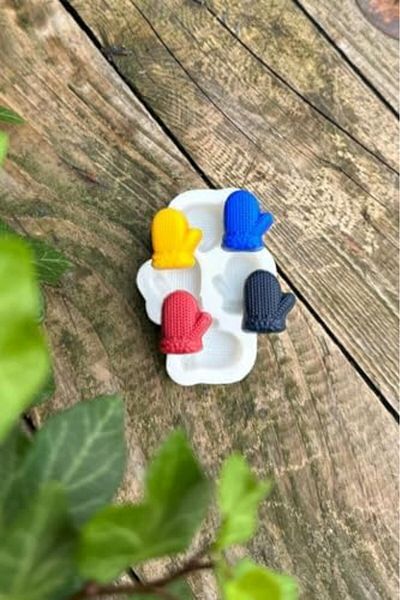 STOREMAX Mrttnca Concept 3D Glove Mini Four Candle Mold (Silicone) Trndymrt 1087243