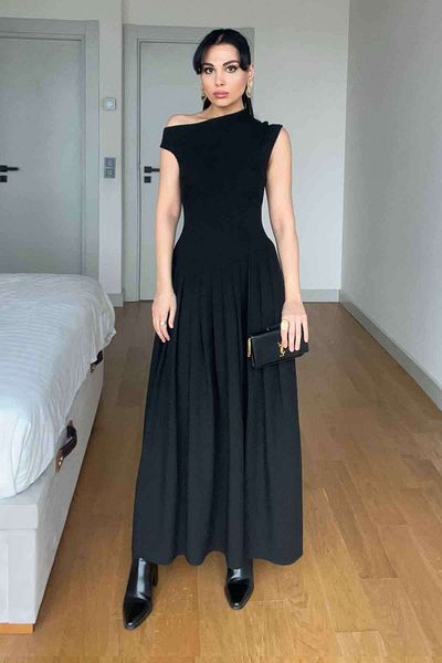 Seda Yalçın Atelier Black Boat Neck Waist Detailed Pleated Dress
