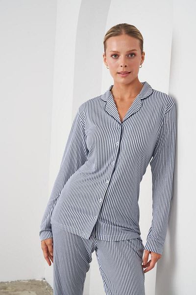 PJS 24549 Set pijamale cu dungi cu nasturi pentru damă