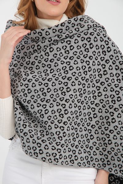 VEGA MODA Leopard Patterned Stylish Knitwear Shoulder Shawl - Comfortable Fit, Reversible