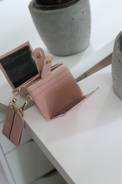 Moom Bag Γυναικείο πορτοφόλι με κάρτα μασκότ σε πούδρα