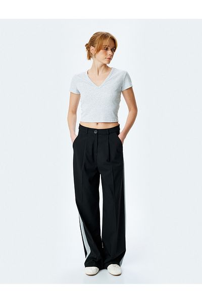 Koton Relaxed Fit Short Sleeve Crop V Neck T-Shirt