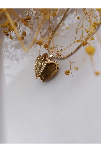 Blotch Different Style and Stylish Double Heart Rose Embossed Pattern Medallion Valentine's Day Steel Necklace