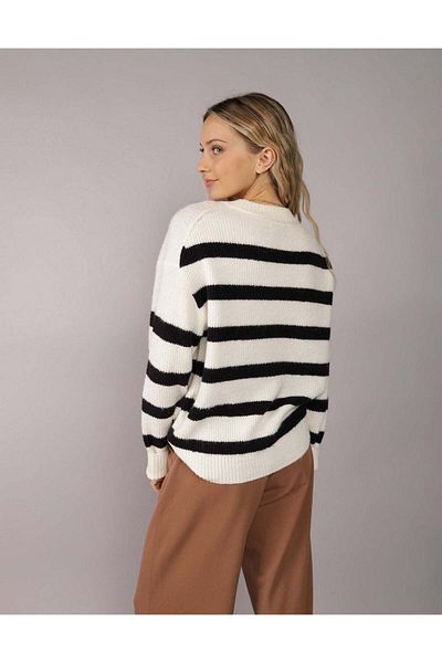 AMERICAN EAGLE سترة AE Whoa So Soft ذات الرقبة الدائرية