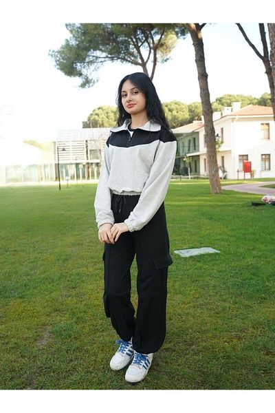 armicem Garnished Zippered Sports Set: Zippered Neck Garnished Top & Leg Elastic Double Cargo Pockets Bottom