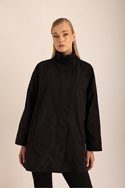 Aker Hakim Yakalı Detaylı Su Geçirmez Kap