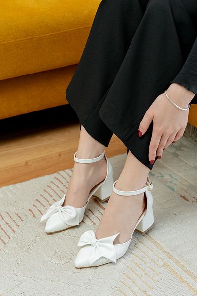 DİVOLYA Pantofi de utilizare zilnică Toli White Skin Bow (Toc 5 cm).