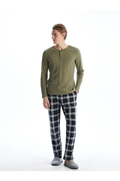 LC Waikiki Set pijamale pentru bărbați cu mucegai standard - W4L935Z8