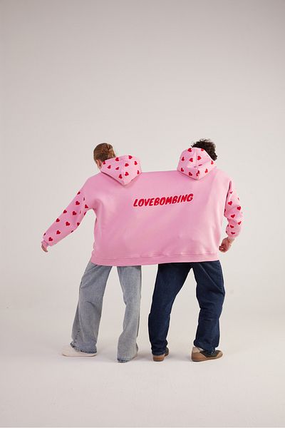 HOLLY LOLLY Heart Printed Couple Wears Lovebombing sweatshirtshirt Pink