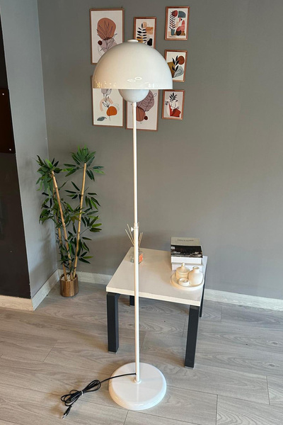 Bamyum Vega Lambader Beyaz Renk Modern Dekoratif Metal Oturma Odası Çalışma Odası Zemin Lambası