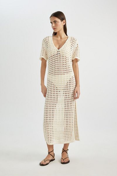 DeFacto Fall in Love Strick-Strandkleid mit V-Ausschnitt und kurzen Ärmeln C6138AX24SM