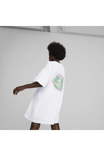 Puma Γυναικείο λευκό φόρεμα με στρογγυλή λαιμόκοψη Downtown Graphic