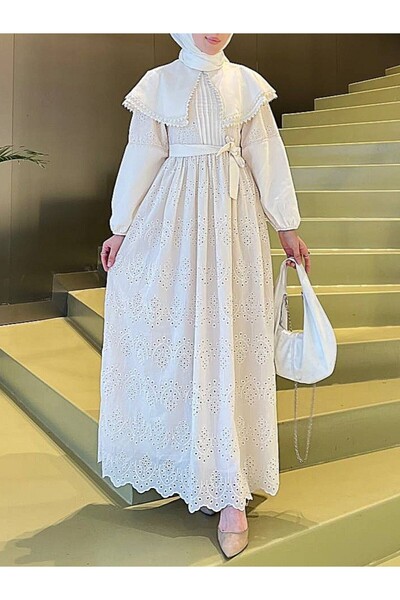 HİJABAYA Φόρεμα με δαντέλα με γιακά μανδύα