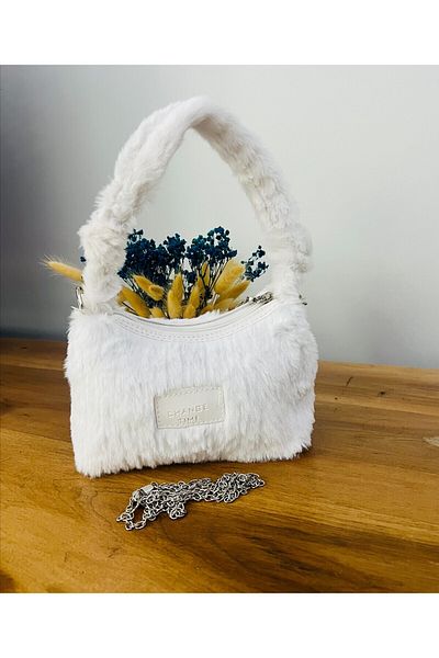 BEE BAGS Geantă de mână și de umăr model baghetă cu curea pufoasă de culoare albă cu blană de pluș