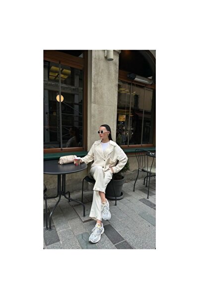 Büşra Ayhan White Linen Set