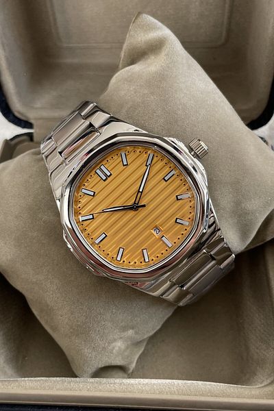 Leerybee Calendar Quartz Men's Wrist Watch Kn-04