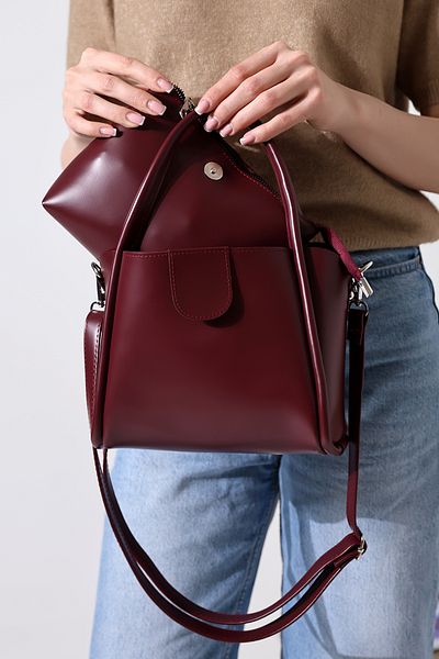Moda azza Burgundy Shoulder Bag with Magnetic Closure