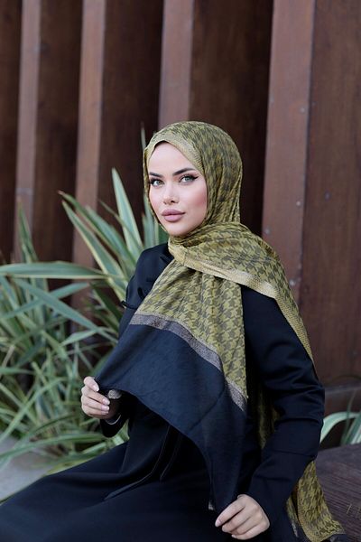Arwella 30% Silk Crow's Feet Women's Shawl