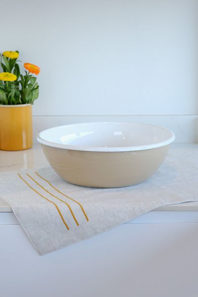 Elifle 32cm Beige Large Enamel Bowl - Whisk and Mixing Bowl Dough Basin
