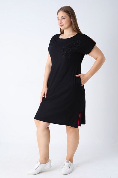 İntensive Γυναικείο μαύρο κοντομάνικο φόρεμα Lycra Plus Size με τσέπες και λεπτομέρειες από κέντημα