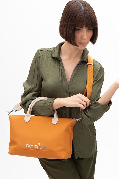 United Colors of Benetton Geantă de umăr Benetton pentru femei - Bej muștar Bej BNT1612