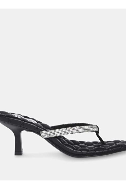 Steve Madden صندل نسائي سهل الارتداء مزين بكعب صغير من Steve Madden