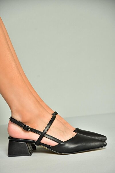 Fox Shoes U998232109 Crne ženske cipele sa niskim potpeticama