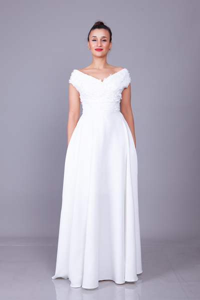 Bidoluelbise Beyaz Kayık Yaka Çiçekli Tül Detay Maxi Boy Elbise