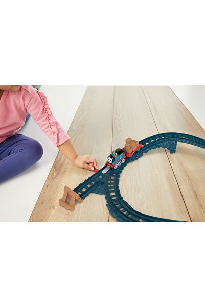 mattel Thomas Push Along Thomas and Accessories Playset