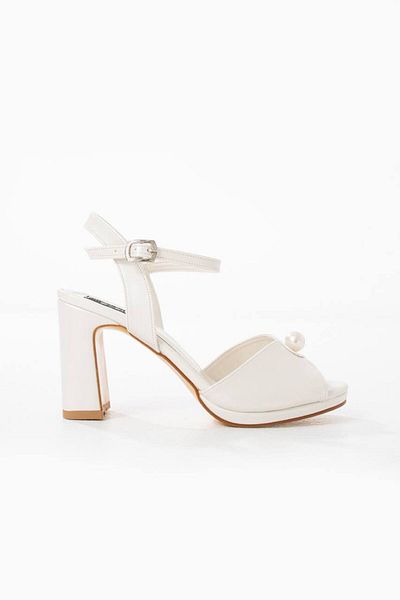 es exello Pearl Detailed Sleeveless 8 cm Thick Heeled Bridal Shoes