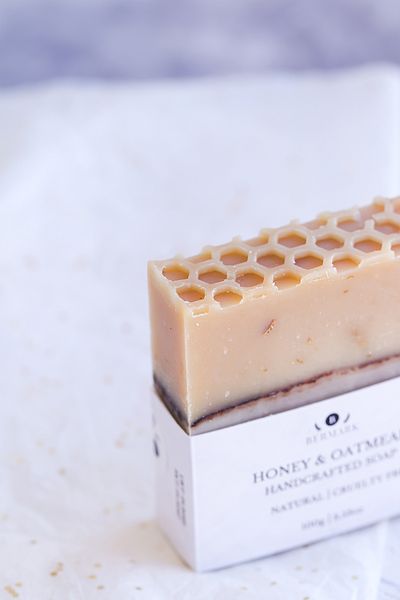 bermark 100 g Natural Handmade Honey and Oat Soap - Nourishing and Soothing Skin Care 1Pc