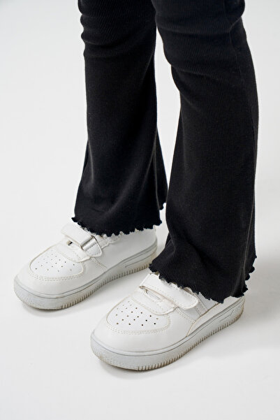 Minipodyum Set din două piese pentru fetiță, cu guler brodat și colanți evazați cu dungi