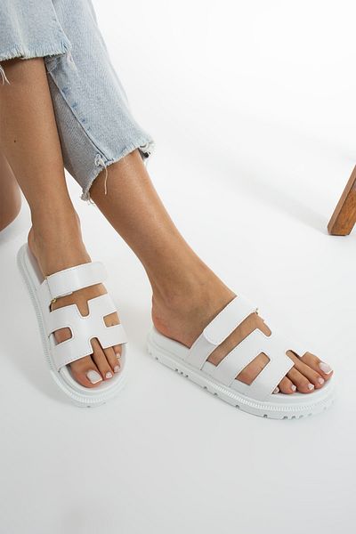 kubiano White Women's Slippers
