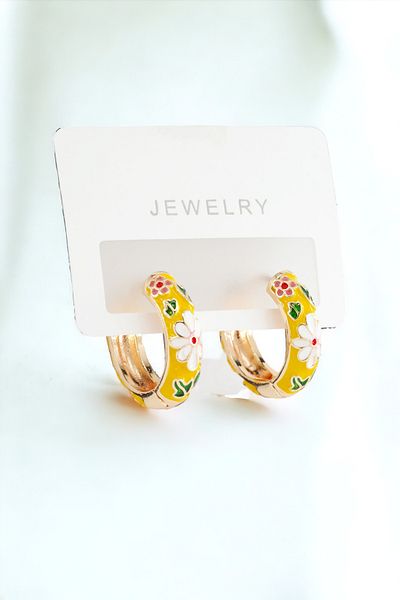 ARTEMİSİA Women's Vip Series Antiallergic Tarnish-Free Flower Motif Enameled Yellow Earrings 2.5 cm