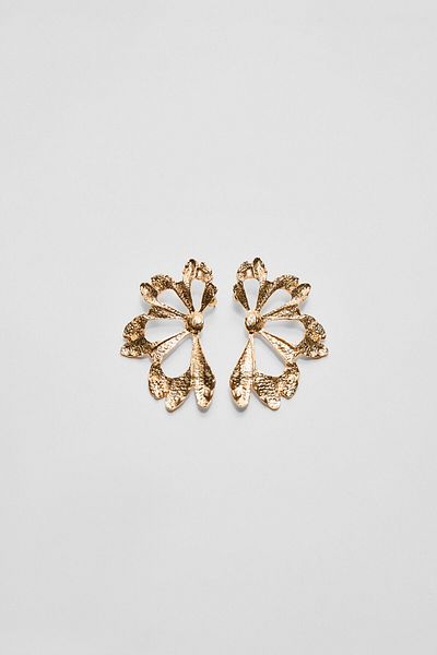 Stradivarius Textured leaf earrings