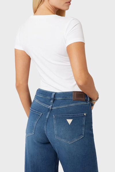 Guess Ss Vn Stretch βαμβακερό μπλουζάκι με λογότυπο εφαρμοστό με λαιμόκοψη σε σχήμα V W2YI45J1314 T SHİRT W2YI45 J1314 G011