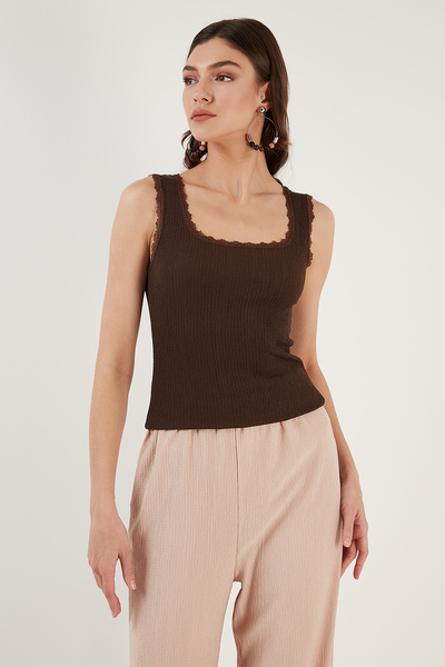 Lela Slim Fit Kalın Askılı Dantelli Kare Yaka Bürümcük Atlet Atlet 5864979