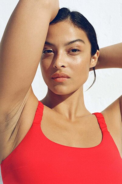 H&M الجزء العلوي من البكيني المبطن