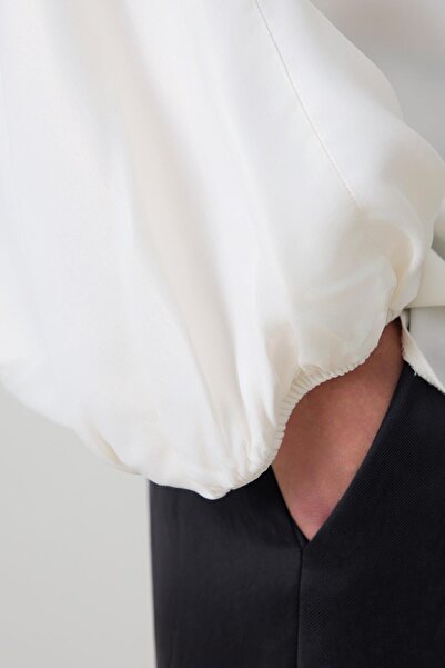 Setre Стилна блуза със свободна кройка в цвят екрю с рамене и ръкави
