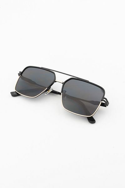 Focus On Eyewear نظارات شمسية للجنسين من أوستن