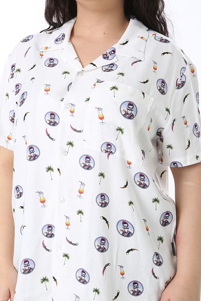 Şans Women's Plus Size Bone Flap Neckline Front Button Short Sleeve Blouse 65N38765