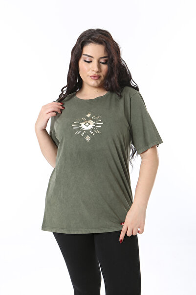 Şans Γυναικεία μπλούζα μεγάλου μεγέθους από βαμβακερό ύφασμα χακί με λάκα με κοντό μανίκι 65N38755