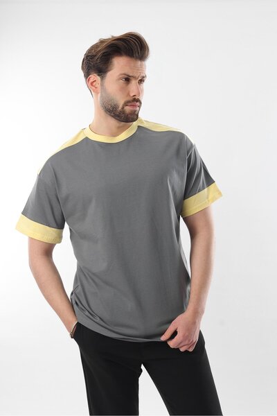 Madmext Men's T-Shirt with Smoked Shoulder Stripe Detail E7125